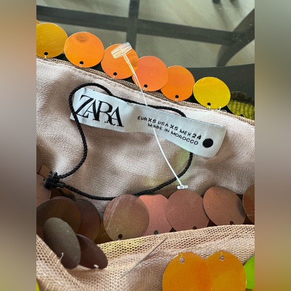 ZARA GOLD SEQUINS CROP TOP WITH SPAGHETTI STRAPS - Picture 6 of 7